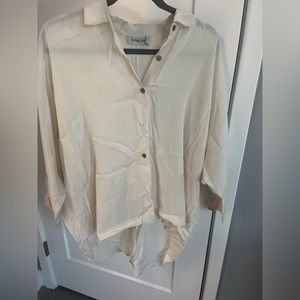 Sam and Lavi  creme cropped oversized Button Down top size L